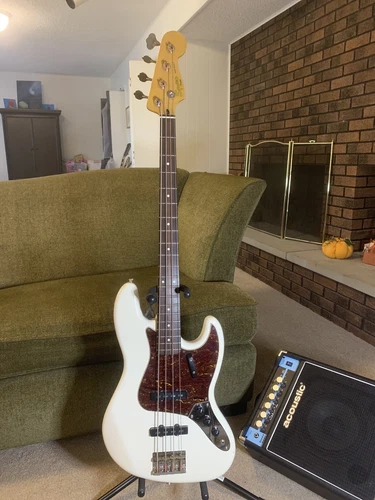 2008 / 2009 Fender Squier Classic Vibe 60's Jazz Bass Olympic White First Gen