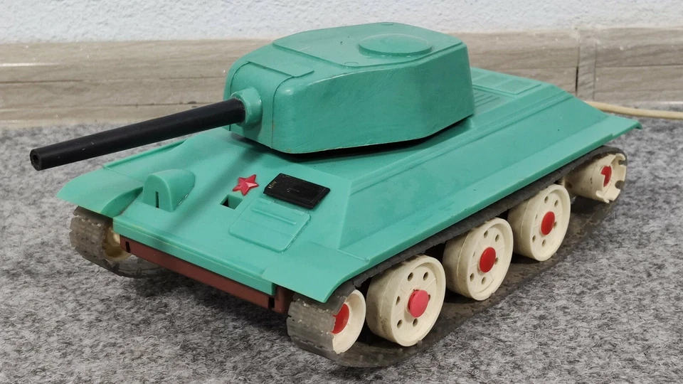 Vintage USSR Military Tank Remote Controlled Battery Operated Plastic Toy. - Image 2 of 4