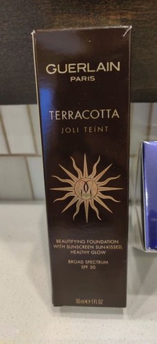 Guerlain Terracotta Joli Teint Beautifying Foundation with Sunscren Moyen/Medium