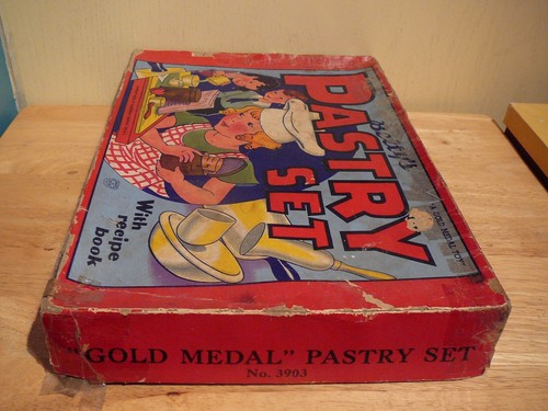 Rare 1940 "Betty's Pastry Set" Gold Medal Toys Transogram - Picture 5 of 12