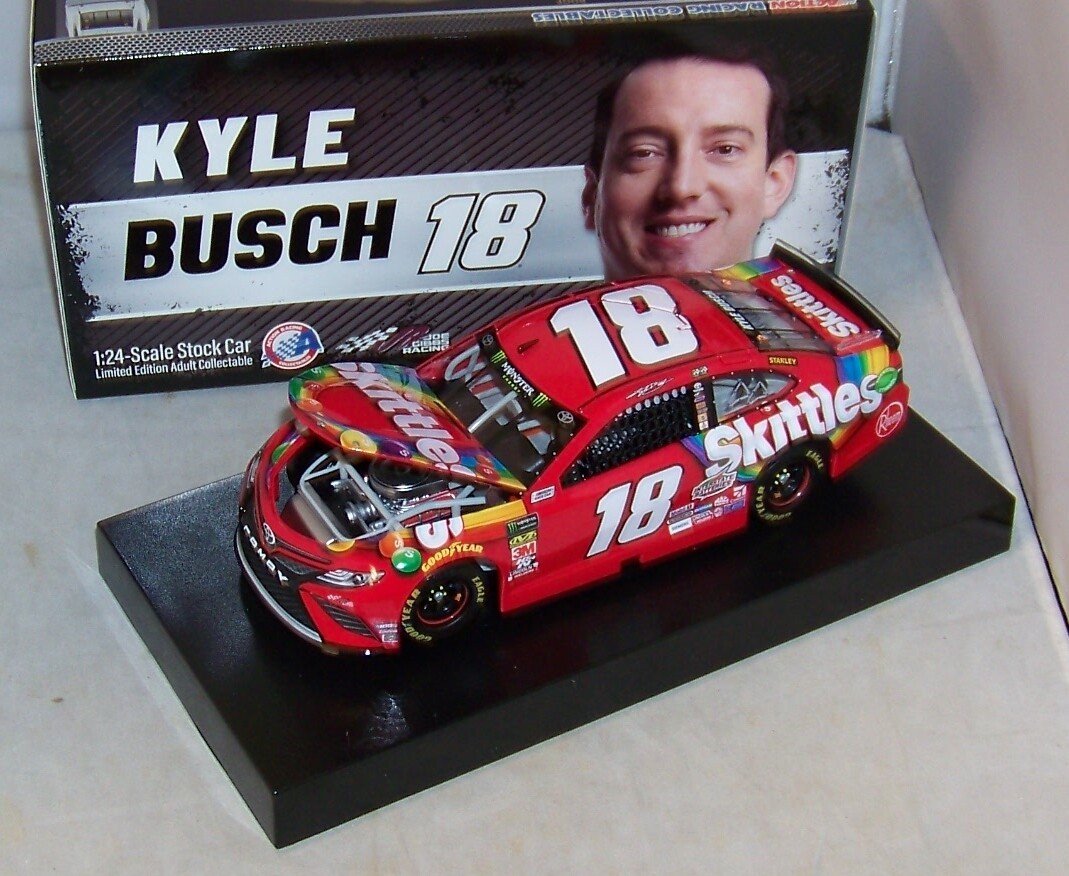 1 24 Action 2019 #18 Skittles Candy JGR Toyota Camry Kyle Busch 1