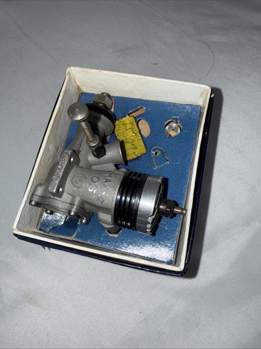 VINTAGE TETHER AIR PROP BOAT WITH (2) 15 O.S. MAX ENGINE - Picture 12 of 18