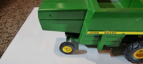 Vintage Ertl John Deere 6600 Combine Plastic Reel Knobby Rear Tires - Picture 10 of 12