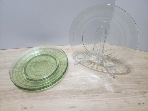 Set of 4 Uranium Depression Green Glass 9 1/4” Dinner Plates GLOW