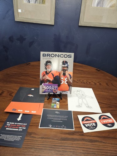 Denver Broncos settembre 2020 rivista esclusiva per possessori abbonamenti con regali - Foto 1 di 12