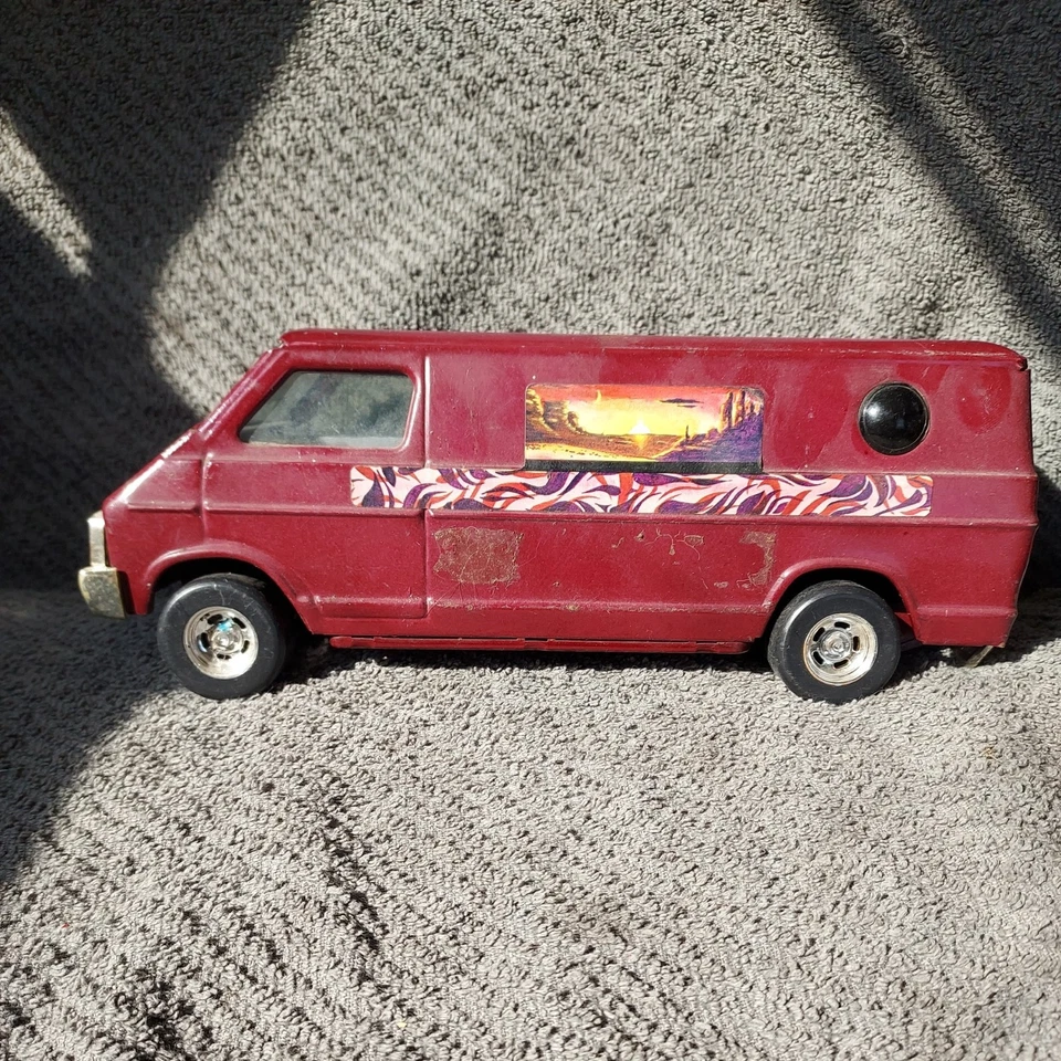 Vintage ERTL Pressed Steel Dodge Purple Van Moon Windows Decal USA metal RARE ! - Image 3 of 4