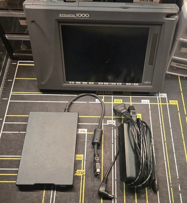 Vintage Fujitsu Stylistic 1000 Tablet (AMD Am486DX4 @ 100 MHz, 16 MB RAM, Win95)