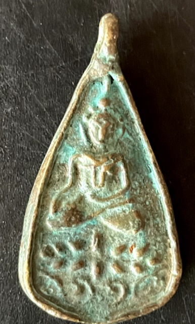 Rare Amulet Thai Buddha Mudra Bhumisparsa Talisman Sacred Copper Thailand T156