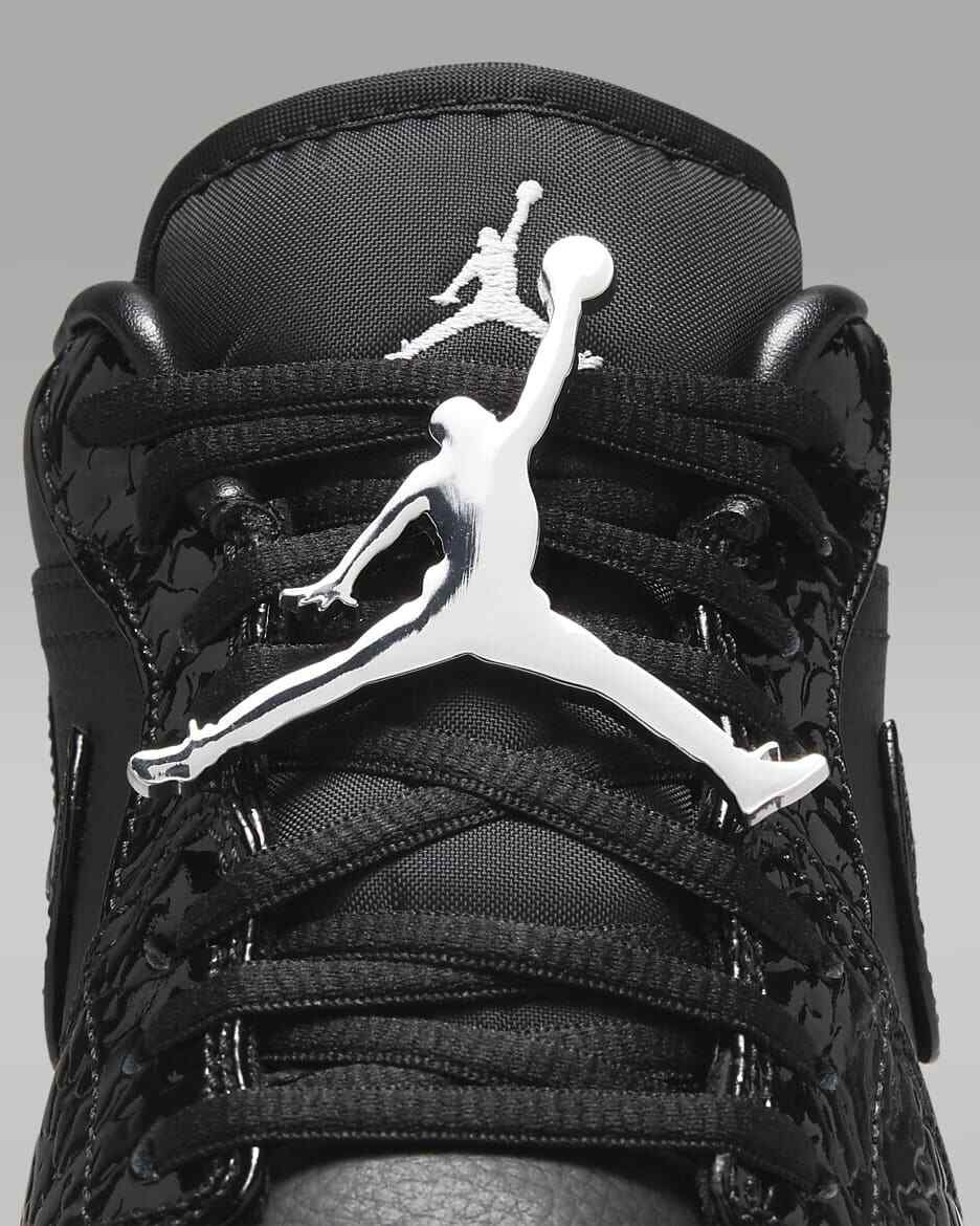 Nike WMNS Air Jordan 1 Low SE Nike WMNS Air Jordan 1 Low SE