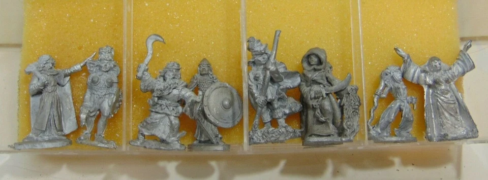 Minis de peltre de plomo vintage años 70-80 D&D GRAN LOTE 32 piezas ASPECTO RARO Ral Partha + Foto 3 de 4