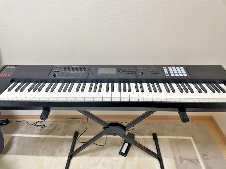 Roland FA-08 Keyboard Synthesizer Workstation W/AC cable Roland FA-08 Keyboard Synthesizer Workstation W/AC cable