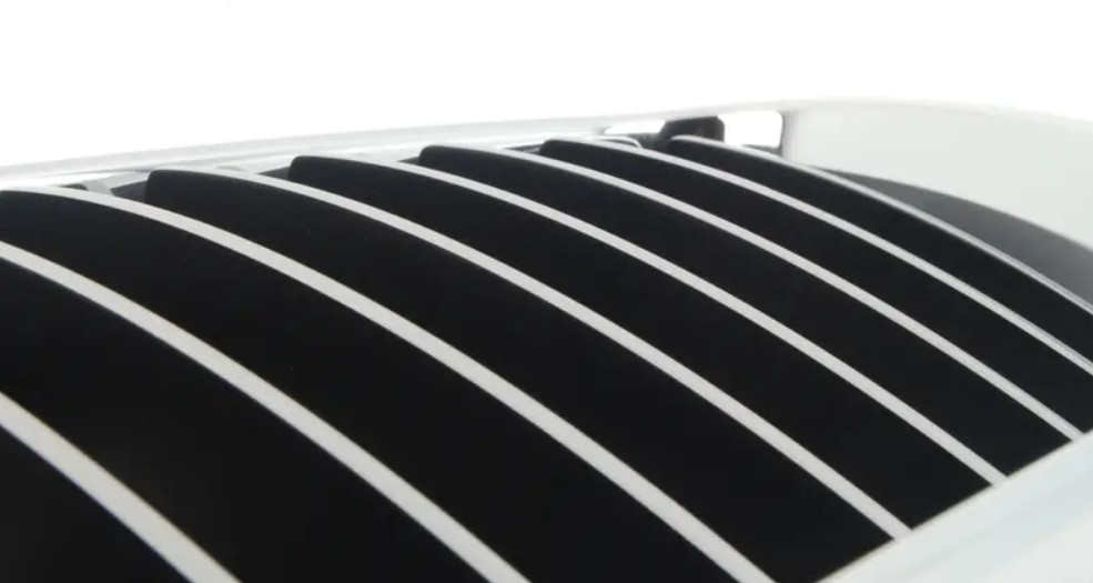 Grille calandre gauche cassée BMW E87 E82 solution de remplacement chrome noir exact - 2