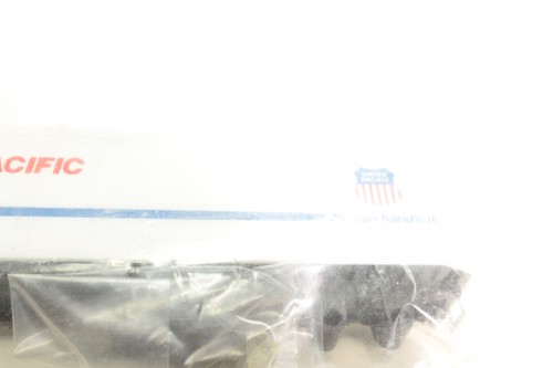 Walthers #933-1673 HO Scale Union Pacific 40' Van Trailer Trailer - Picture 4 of 5