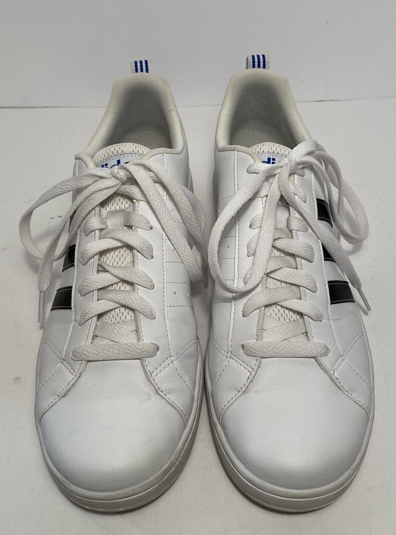 Adidas Men’s White with black stripes Low Top Shoes Size 11