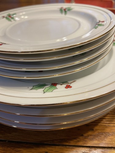 Tienshan Holiday Hostess China Set 12Pcs Christmas 4 Cups & 4 Saucers & 4 Salad - Picture 5 of 5
