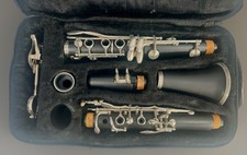 Bb Clarinet With Soft Case . Needs Service