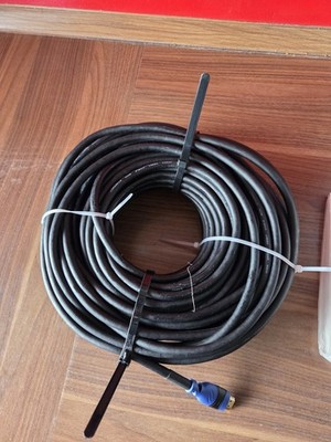 Verkaufe ein deleyCON 30m AKTIVES HDMI Kabel mit Verstärker Extender Entzerrer