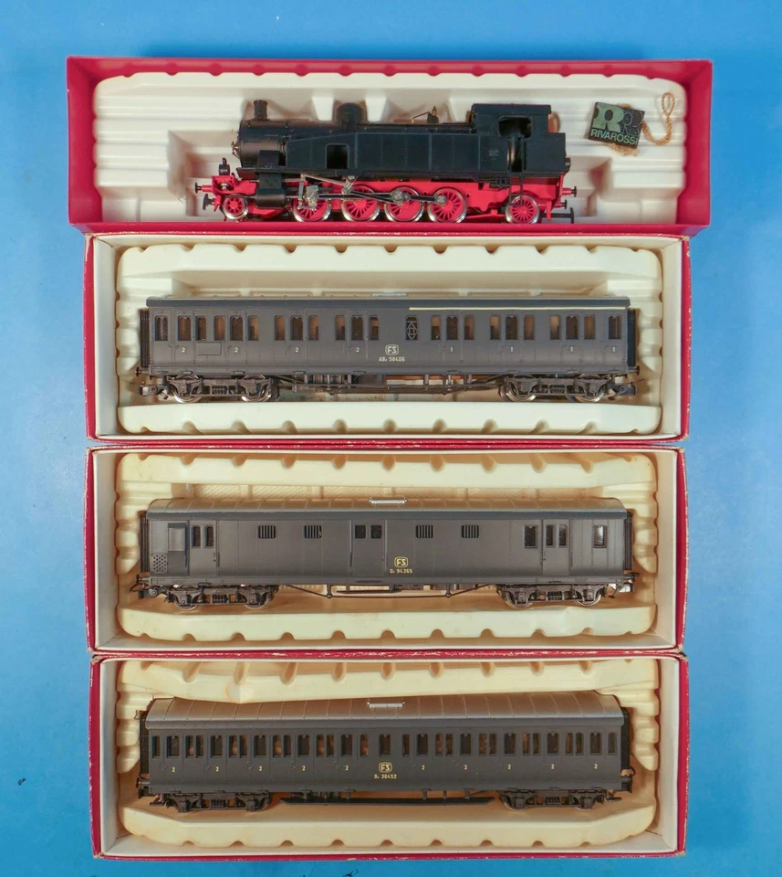 RIVAROSSI HO 1114 FS Gr.940 2-8-2 TANK LOCOMOTIVE +3 ARDESIA GREY CARS-1970sOBs - Image 2 of 4