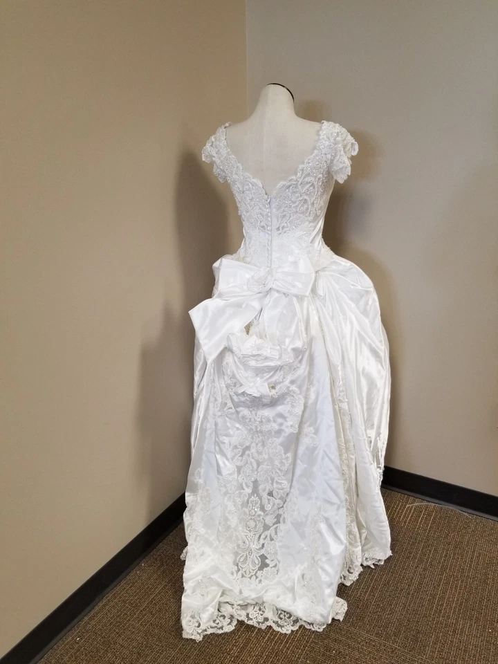 Vintage 80s Mori Lee Beaded Embroidered Wedding Dress Ball Gown Size 14  - Image 3 of 4