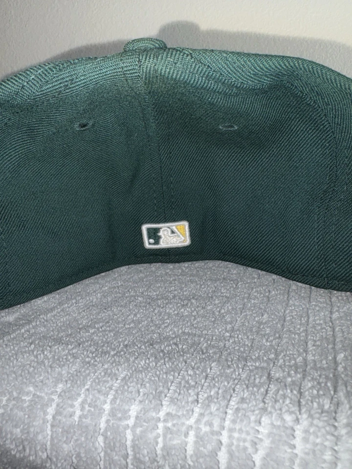 New Era Genuine Merchandise Oakland Athletics Fitted Hat Size 7 1/4 - Image 3 of 4