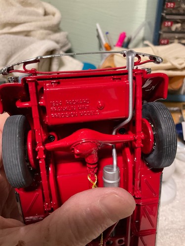 1934 Packard Convertible Sedan Red in 1:24 scale by Franklin Mint - Picture 6 of 6