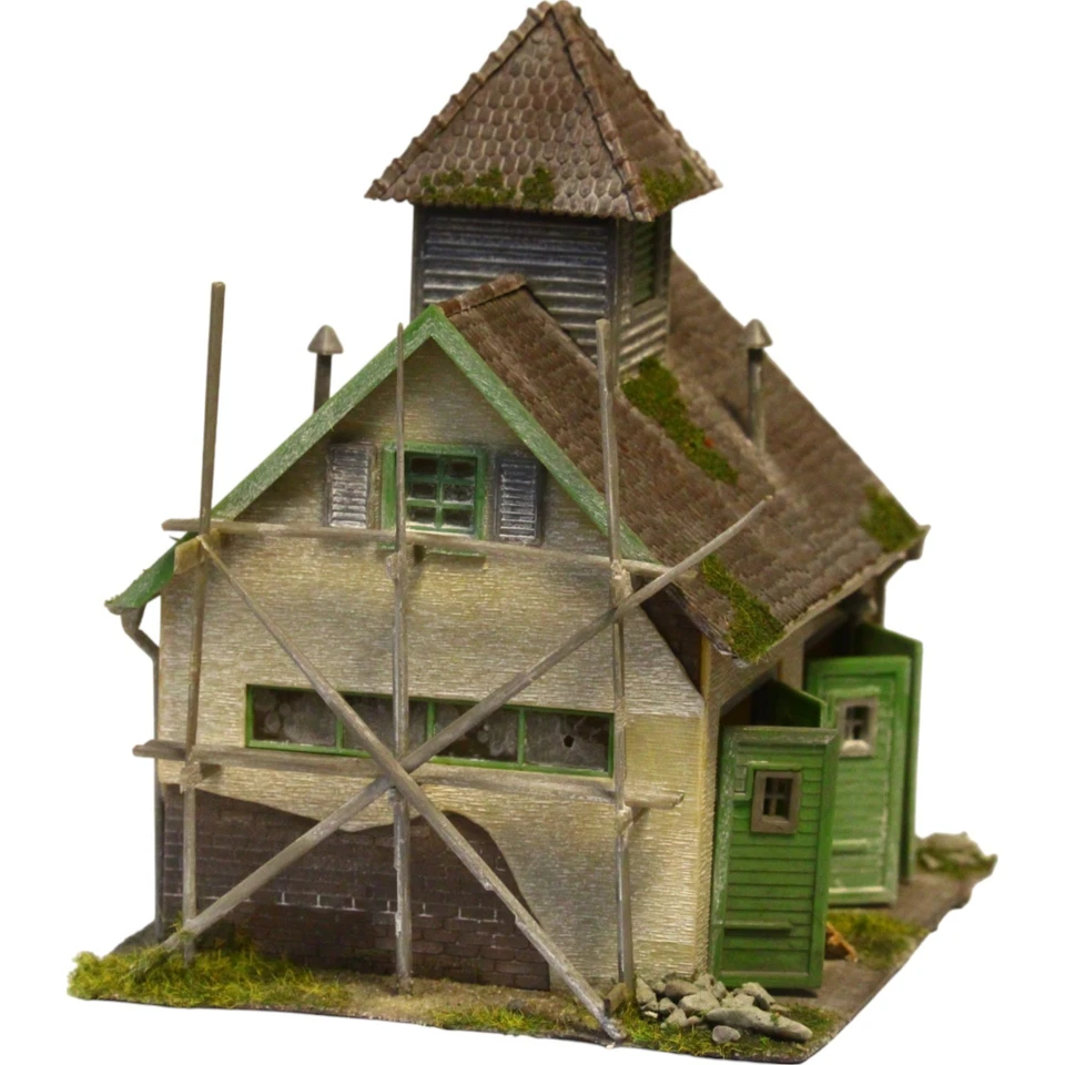 Diorama H0/1:87  Feuerwache Feuerwehrhaus Spritzenhaus Gebäude patiniert+begrünt - Bild 2 von 4
