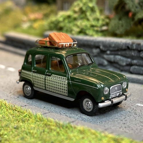 Renault 4L "Parisienne", verte, avec galerie et valises - WIKING SAI 1735 | Zustand: Neuf