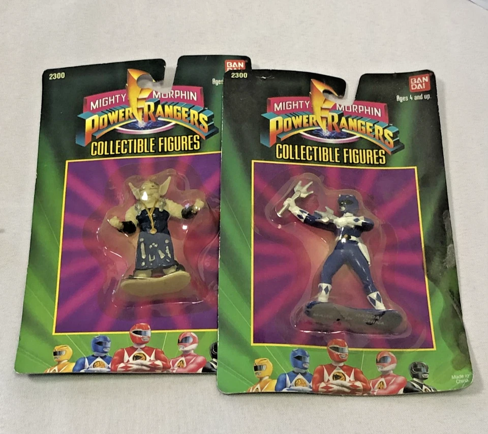 ✅ 1990's Mixed Lot of FORTY+ "Mighty Morphin Power Rangers" Toys & Accessories - Image 4 of 4