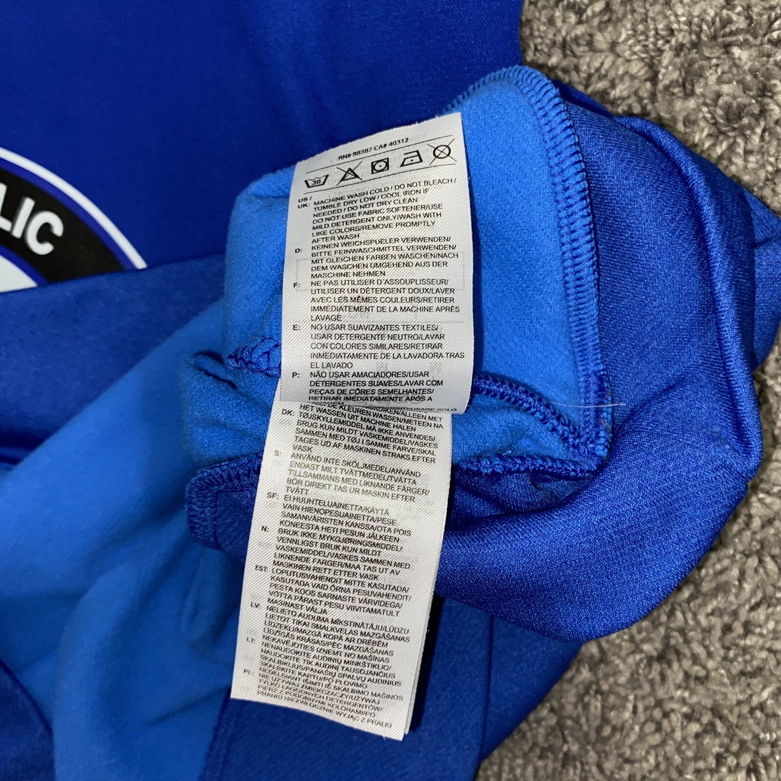 adidas jacket men medium - image 8