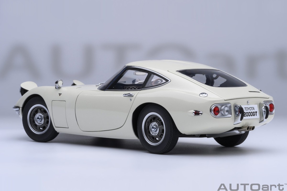 【未開封品】 TOYOTA 2000 GT COUPE 1:18 AUTOart Toyota 2000 GT Coupe Red AUTOart 1/18 - Used Model