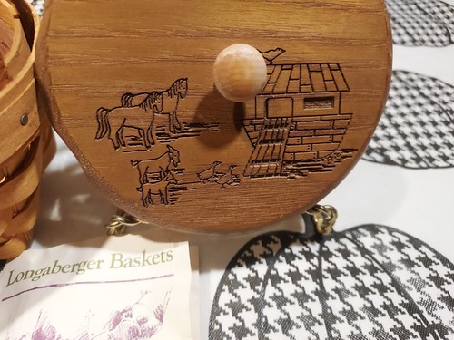 Longaberger 1995 Thyme Basket Combo With Protector Custom Craved Noah's Ark Lid - Picture 6 of 9