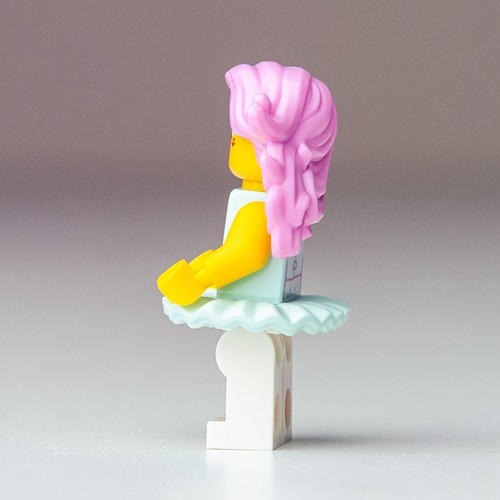 New LEGO Pink Ballerina Vidiyo Minifigure: Candy Castle Stage 43111 (vid021) - Picture 4 of 5