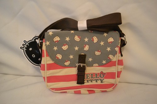 Bolso Bandolera Hello Kitty Americana Estrellas Rayas América Rojo Azul - Nuevo con Etiquetas - Imagen 2 de 4