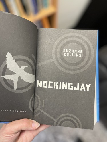 The Hunger Games Mockingjay (Hunger Games, Book Three) by Suzanne Collins - Picture 7 of 8