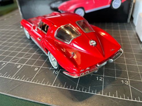 1963 CHEVROLET CORVETTE STINGRAY Team Caliber Classics Die Cast 1:24 Scale LN EX - Picture 18 of 24