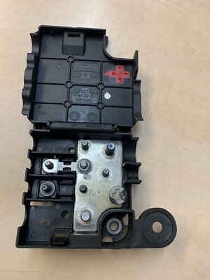 Audi A4 B8 2.0 TDi 2009 Positive Klemme Sicherungskasten K98K051 A