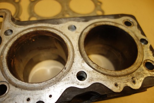 SUZUKI GSXR750 GSXR 750 M 1991 bloque de cilindros barriles motor dañado - Imagen 11 de 11
