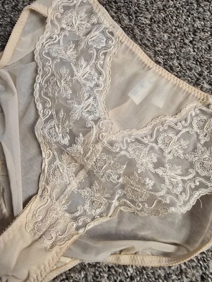 Bragas VALENTINO Nuevas De Colección Años 80 Hermosas y Femeninas Malla Transparente/Encaje Grandes Foto 2 de 4