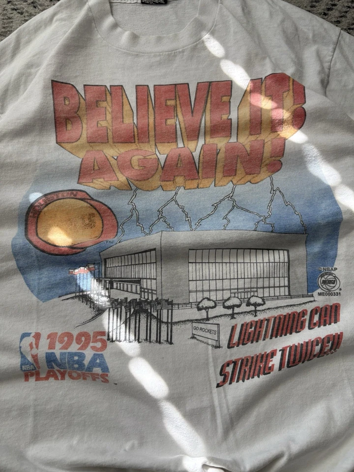 Vintage 1995 Houston Rockets NBA Playoffs Retro Graphic T-Shirt Size L 90s NBA - Image 3 of 4