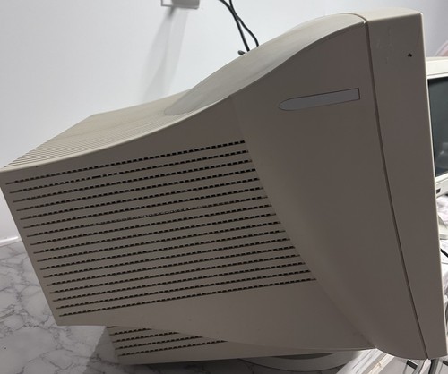 Gateway EV700 17" CrystalScan CRT Computer Monior Retro Gaming - Picture 6 of 12