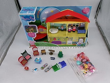 Peppa Pig House Playtime to Bedtime Open Box Model F2188 Bonus Extra Figures 
