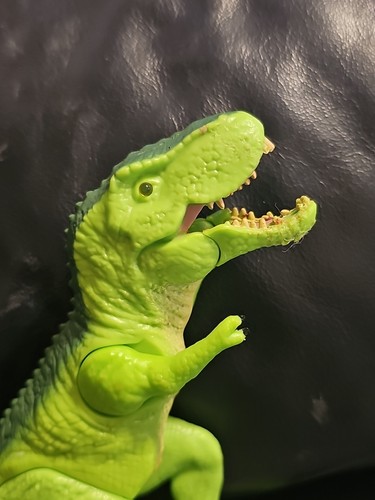 T-Rex Dinosaurier Spielzeug grün UNGETESTET 6" groß Actionfigur - Bild 2 von 10