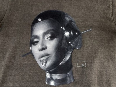 Beyonce Renaissance World Tour Tee Shirt Sz Small Robot Unique