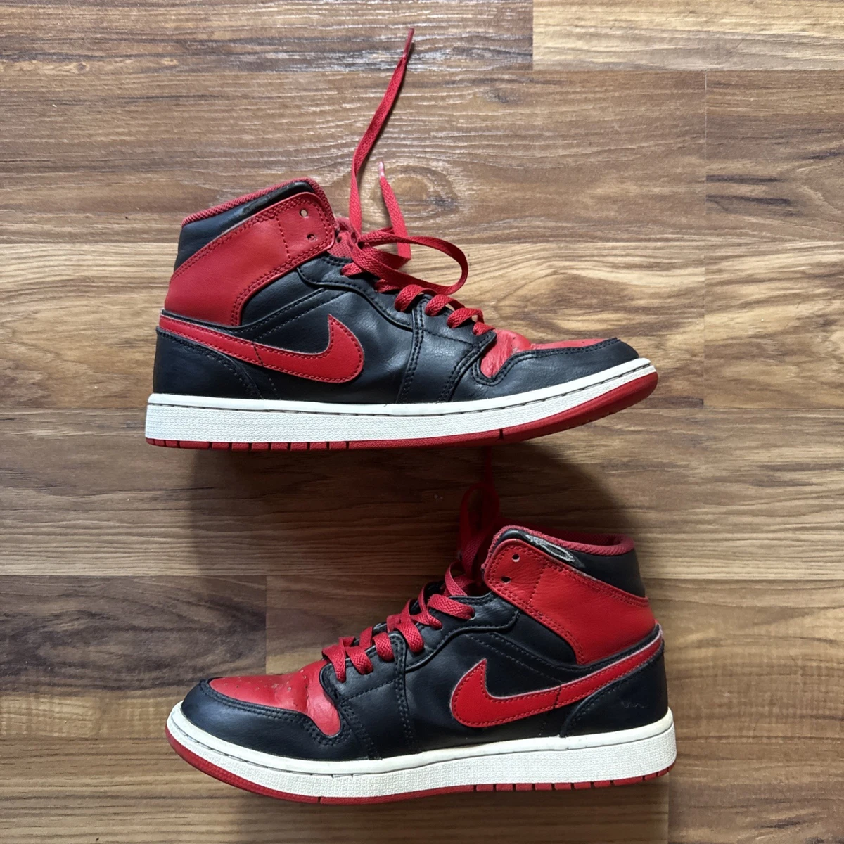Air Jordan 1 Mid 赤/黒 9.5 US Preços baixos em Jordan 1 Mid Black Red | eBay