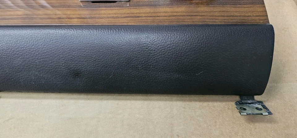 Guantera puerta/pestillo/marrón oscuro Mercedes Benz W116 300SD 450SE 450SEL Foto 2 de 4