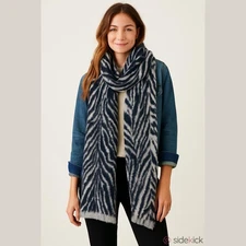 American Eagle Faux Fur Zebra Reversible Blanket Scarf