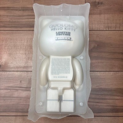 Bearbrick 400% Quolomo Hello Kitty Kubrick Figure Collectible from
