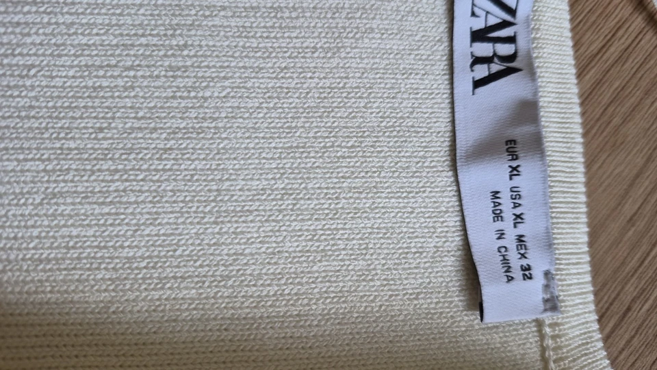 Zara Damen Strickweste Cardigan beige Gr. XL V-Ausschnitt Knopfleiste ärmellos - Bild 4 von 4