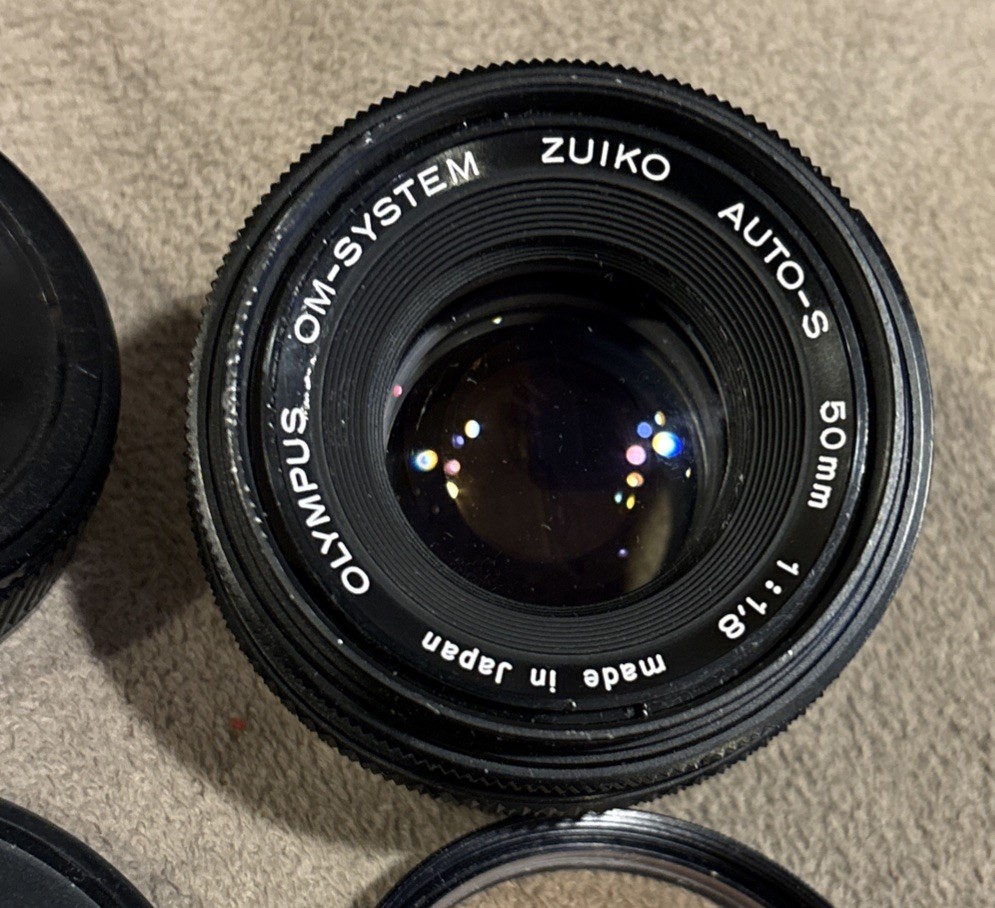 Olympus 50mm f/1.8 MF Lens Auto-S OM-System w/Lens Cap Hood Filter *TESTED *EX++