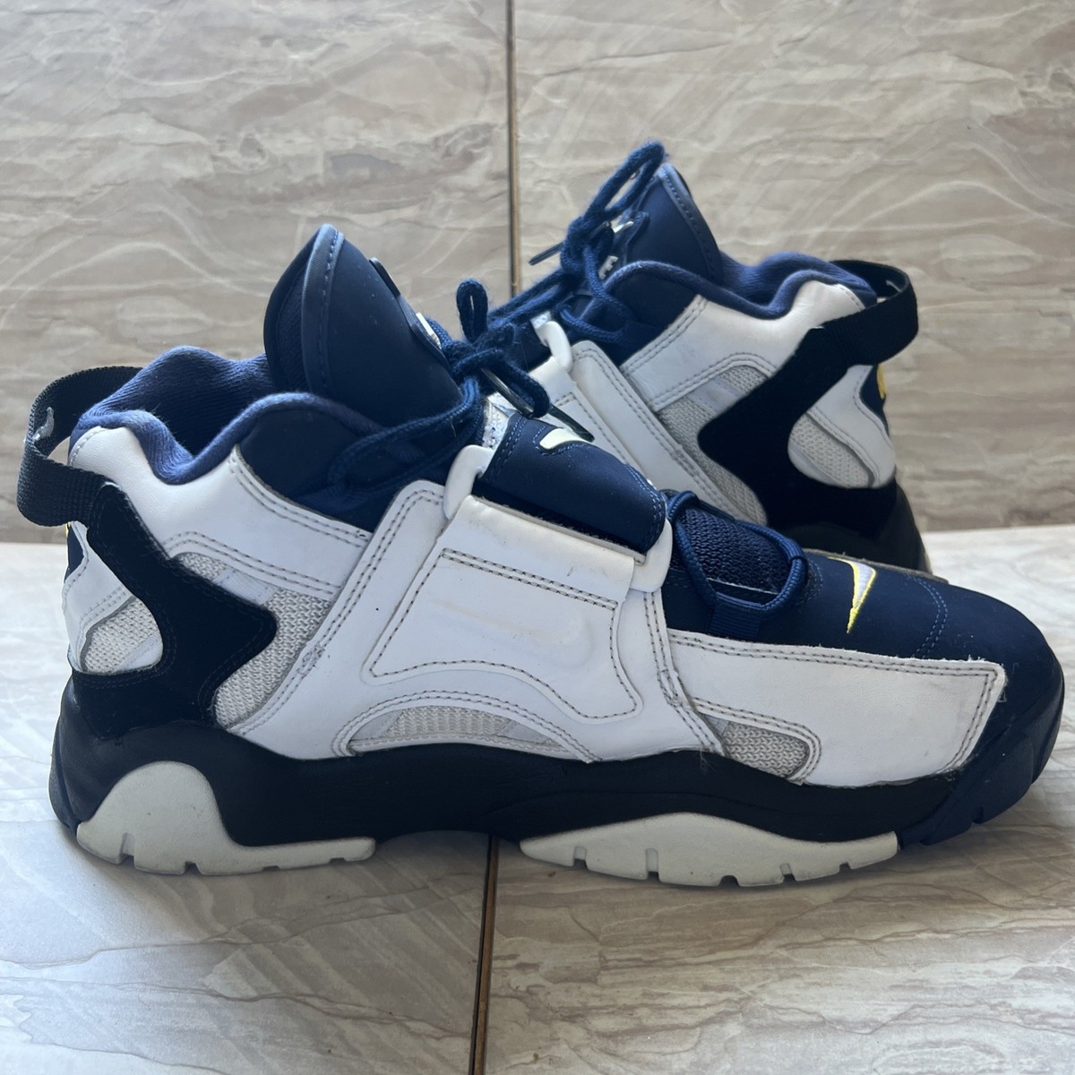 パンダホビーNIKE AIR BARRAGE MID WHITE/NAVY Nike Air Barrage Mid White Navy Black AT7847-101 Men's Size
